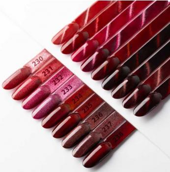 Molly Lac Cat Eye Red Nr 235  8 g